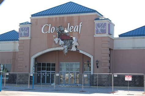 Cloverleaf Mall That Mall Is Sick And That Store Is Dead