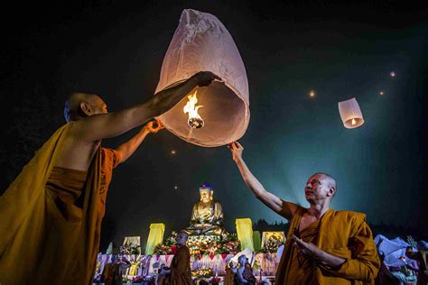 Buddhist Holidays 20182019 Illustrated Calendar