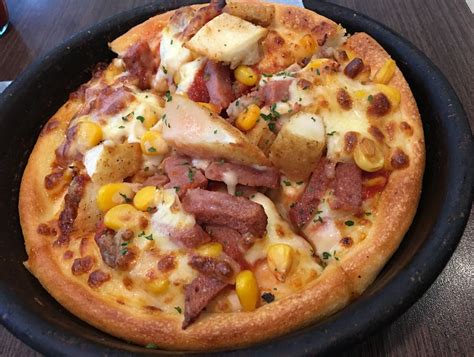Order pizza online from a store near you. Pizza Hut, Buah Batu, Bandung - Lengkap: Menu terbaru, jam ...