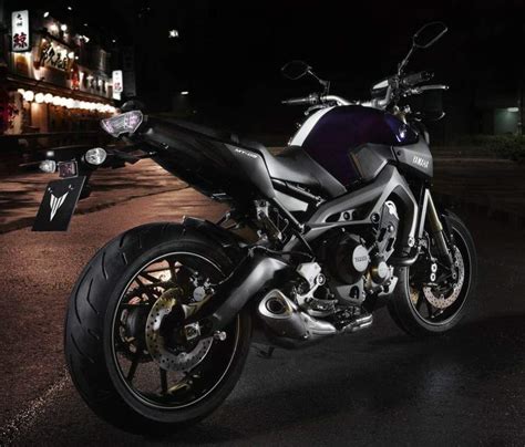 Semuanya bisa dengan mudah didengarkan di berbagai situs download dan streaming lagu yang legal. Motor Yamaha Terbaru 2014 Yamaha FZ-09 850 Triple