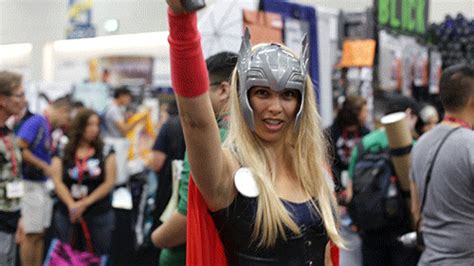 Sexy Cosplay Ladies Strut Their Stuff In S 38 S