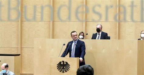 So soll etwa die maskenpflicht im freien medienkonferenz zu corona bundesrat und kantonen ist klar es braucht weitere massnahmen news. Bundesrat stimmt Corona-Notbremse zu | WEB.DE