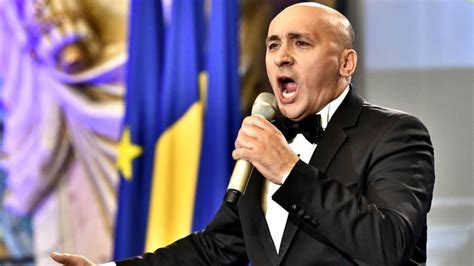 I on se zařazením netradičního politika novotného souhlasí. Marcel Pavel, primul mesaj după ce a fost diagnosticat cu ...