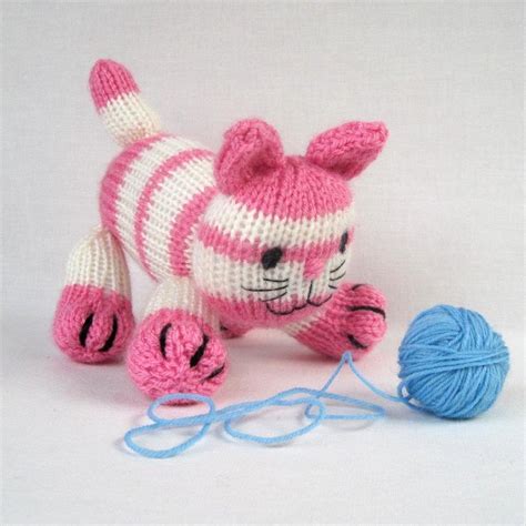 This decorative poinsettia is knitted flat using only basic stitches, so even a the pdf version (available for any size donation) is nicely formatted for printing, and i've kept the knitting patterns for all the pieces on a single page, so. Cupcake the kitten - knitted cat Knitting pattern by ...