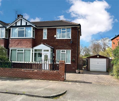 Hollymount Road Offerton Stockport Sk2 3 Bedroom Semi Detached House For Sale In Stockport