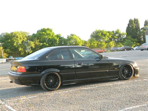 Blacked Out Bmw E36 Coupé On Oem Styling 32 Wheels