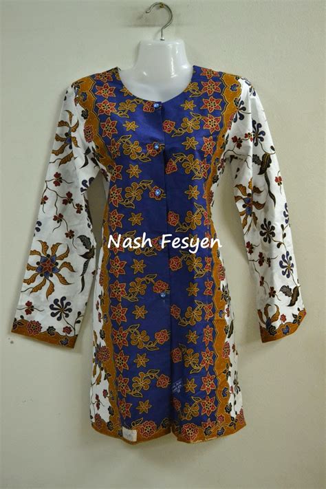 Perempuan suku makassar dahulu mengenakan pakaian sederhana. Nash Fesyen: Baju Kain Batik Sarung