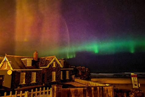 Aurora Borealis Stunning Northern Lights Appear In Rare Display Over
