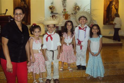 santiago twin girls semana de la puertorriqueñidad puerto rican week at school