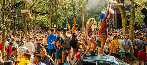 The Best Uk Festivals The Nudges Top 15 Music And Arts Festivals