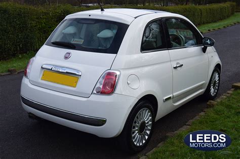 Discover the new fiat 500 range with its iconic design and performance. Fiat 500 2009 White - Leeds Motors