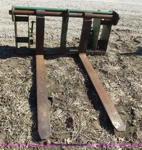 Quick Attach Pallet Forks For John Deere 600 To 700 Series Loaders In