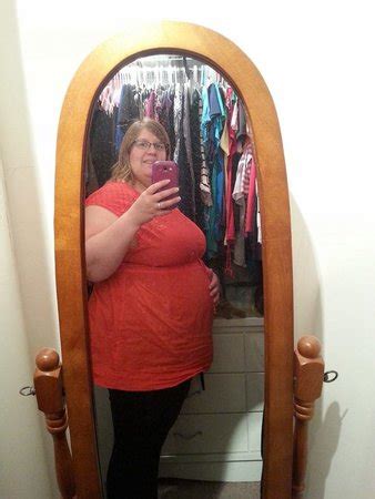 B Belly Apron Belly And Plus Size Belly Progression Pictures Part Babycenter