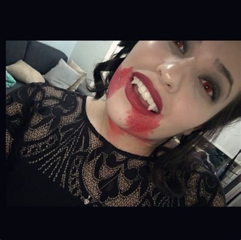 Vampire Makeup With Red Contacts Vampire Halloweencostume Diy
