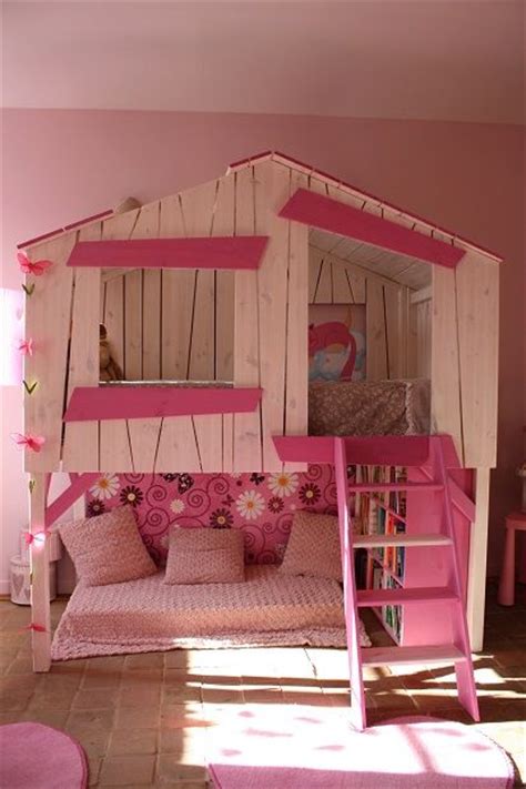 Un lit cabane rose pour les filles | Lit cabane, Idée ...