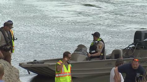 missing boater identified search continues on minnesota river