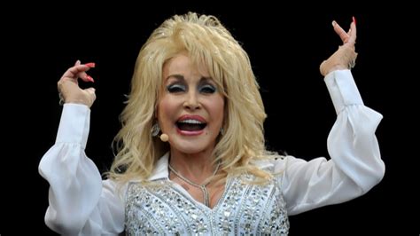 Dolly Parton Celebrates 76th Birthday Gambakwe Media