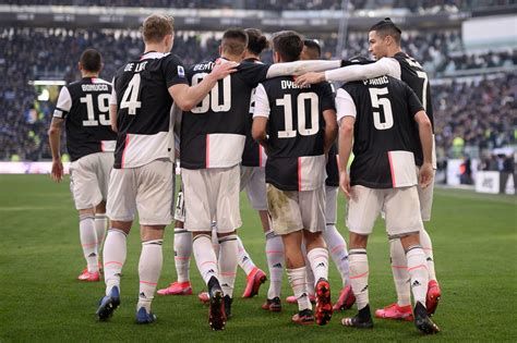 Juventus 0 barcelona 2 messi sends szczęsny the wrong way to double the visitors' lead. Juventus ready to offer their star defender to Barcelona