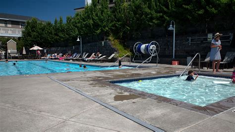 Tacoma Country And Golf Club Website Image Poolside Menu Dining Page