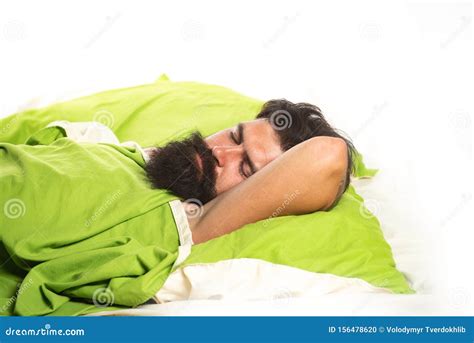 Giovane Che Dorme A Letto Dormire Tranquillamente Un Uomo Che Dorme Sul