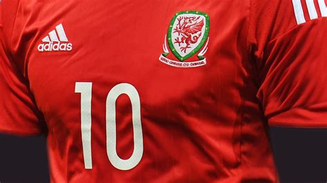 The wales national football team (welsh: Wales national team