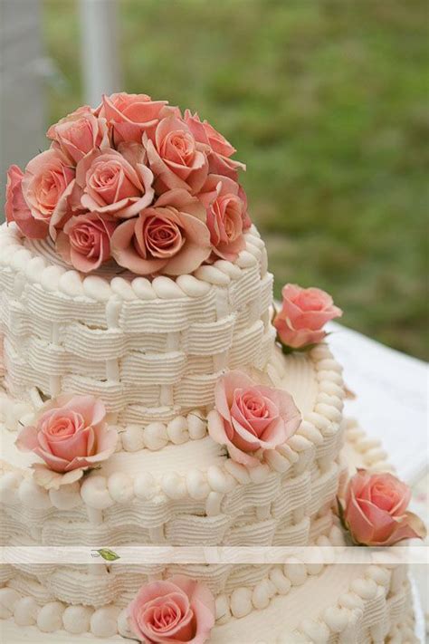 Basketweave Cake W Roses Pretty Wedding Cakes Cake Albums Vintage Cake