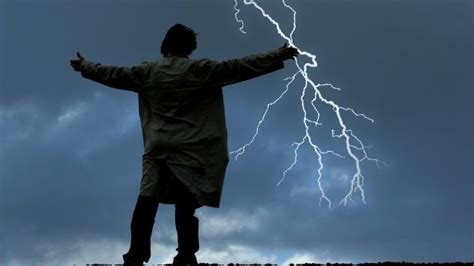 80 Of Lightning Strike Victims Are Men Study Finds