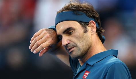 Roger Federer Ignores Social Distancing Deserves Criticism Like Djokovic