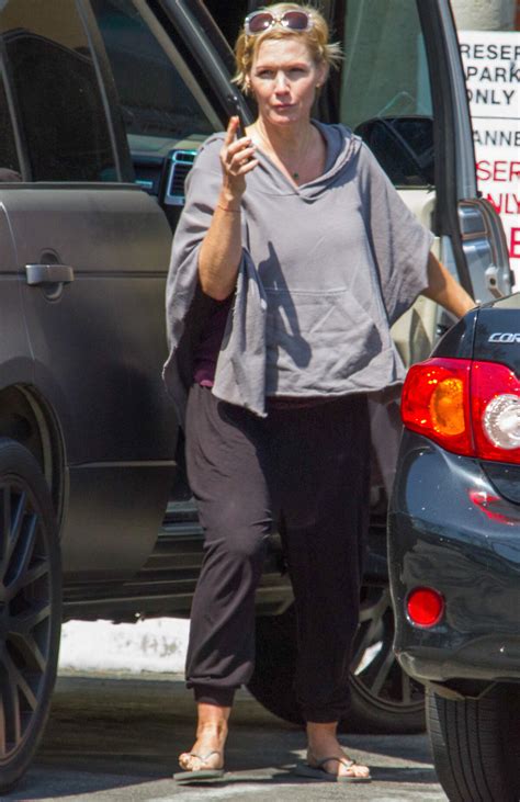 Vidéo Jennie Garth fait du shopping dans les rues de Los Angeles le