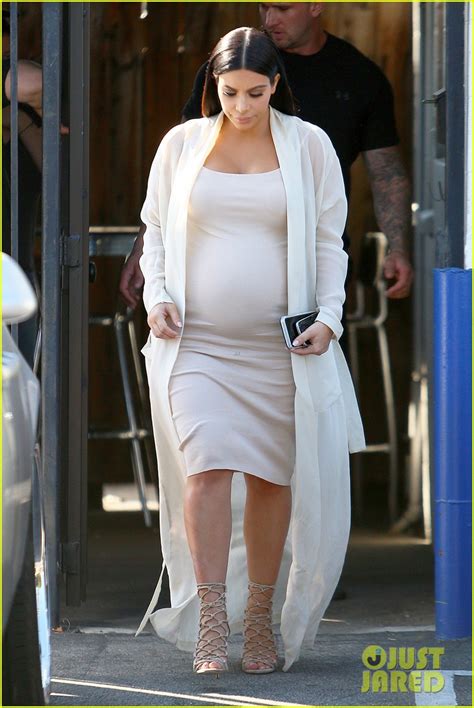 Photo Pregnant Kim Kardashian Displays Baby Bump In Another Form
