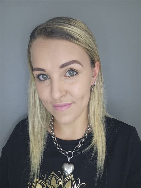 Branches – Gracé nails and skincare