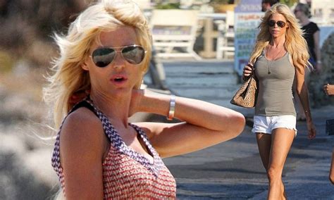 Victoria Silvstedt Continues To Showcase Svelte Physique In Mykonos Victoria Silvstedt Svelte