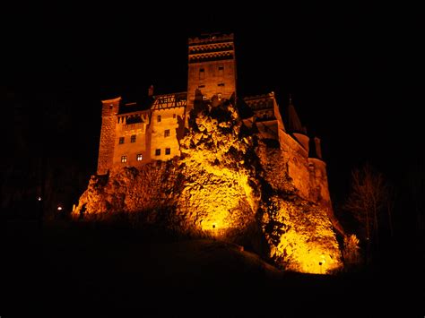 Ultimate Guide To Draculas Castle In Transylvania For Halloween
