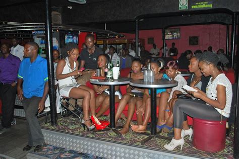 The Hottest Bars Lounges Campusers Are Into Now Campus Bee