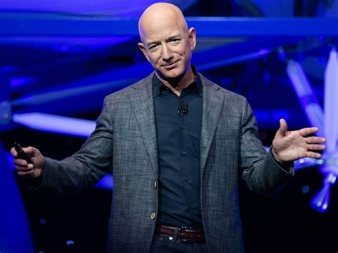 Jeff Bezos Pušta Amazonove Uzde Jguru
