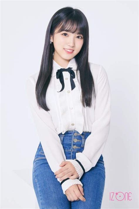 Top free images & vectors for chaeyeon izone age in png, vector, file, black and white, logo, clipart, cartoon and transparent. IZ*ONE (Produce 48) Members Profile (Updated!)