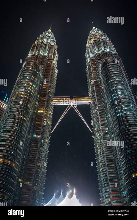 Petronas Towers At Night Kuala Lumpur Stock Photo Alamy