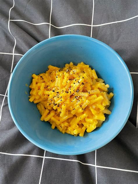 I Tried Canadas Kraft Dinner For The First Time Ever And I Have Some Big Questions Narcity