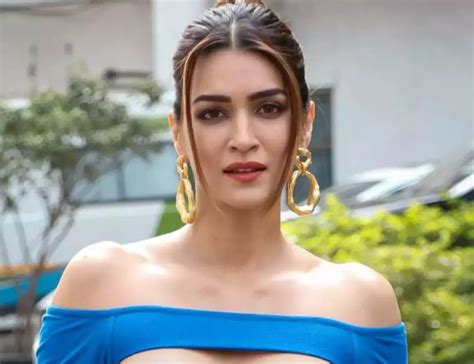 Kriti Sanon Was Spotted In A Braless Deep Neck Mesh Dress Gave A Sxy
