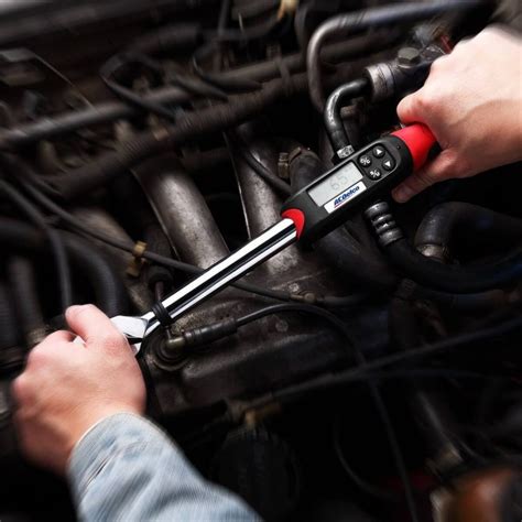 Best Digital Torque Wrenches For Auto Mechanics In 2021 Garagespot