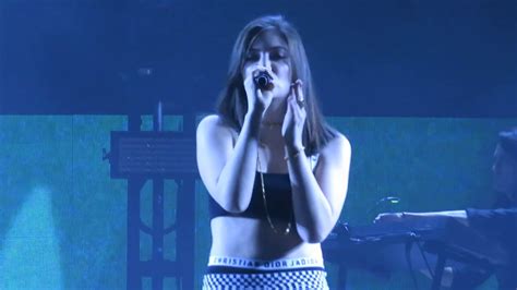 © cbs interactive music group, a division of cbs radio, inc. Lorde - Tennis Court (Live) - YouTube
