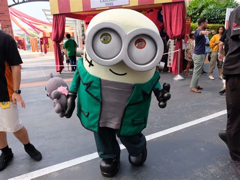 A Non Scary Kid Friendly Daytime Halloween Party At Universal Studios
