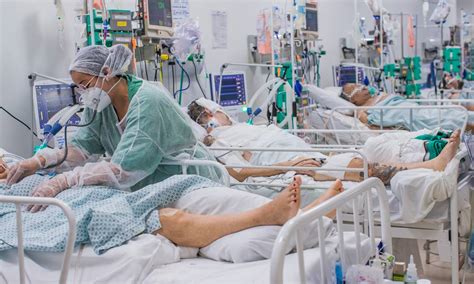 Internação por Covid cai mas hospitais de SP ainda relatam falta de leitos médicos e
