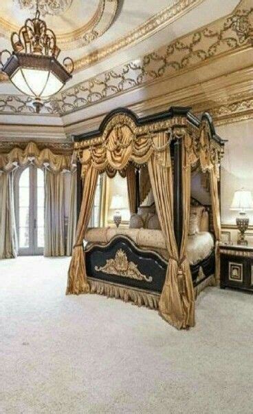 A Bedroom Set For A King Luxe Bedroom Luxury Bedroom Master Elegant