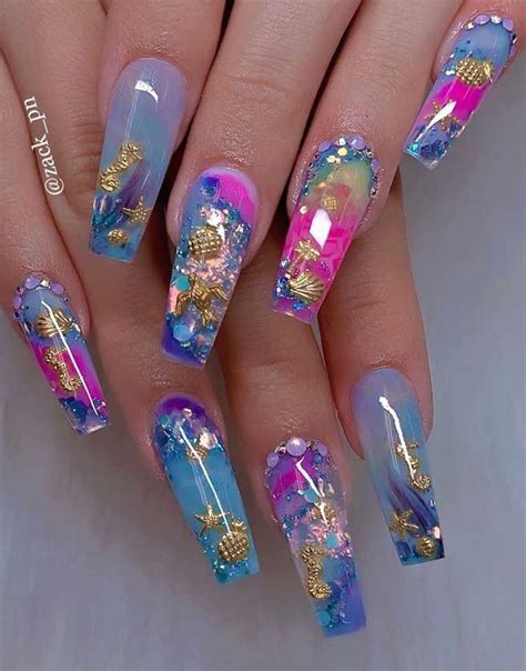 Fabulous Nail Designs That Are Totally In Season Right Now Pretty Nail Art Designs