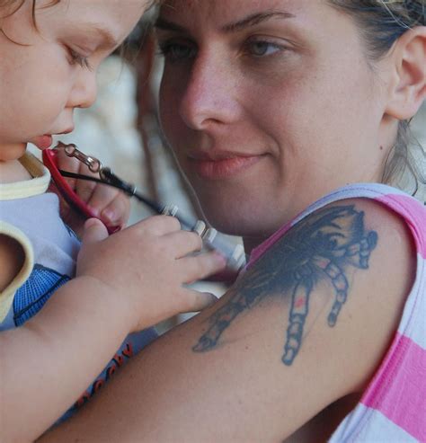 18 cute matching mother and daughter tattoo ideas thoughtful tattoos