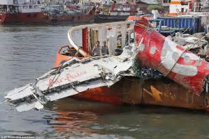 Indonesia Retrieves Last Of Crashed Airasia Flight Qz8501 Jet Fuselage Daily Mail Online