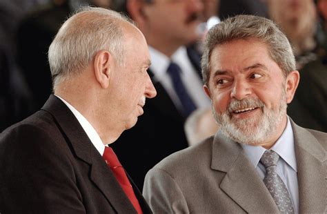 Brésil Lex Président Lula Condamné à 12 Ans De Prison Pour Corruption
