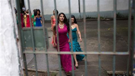 Aksi Para Narapidana Ikuti Kontes Kecantikan Di Penjara Brasil Foto
