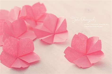 Origami among us falten | anleitung und hüte als pdf. DIY: Origami Kirschblüten basteln | Origami anleitung ...